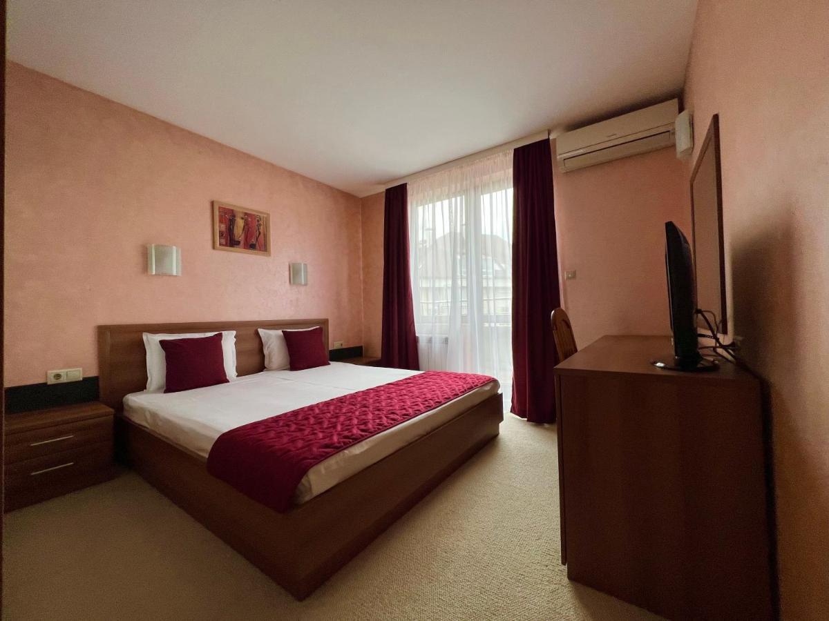 Family Hotel 007 Sofia Esterno foto